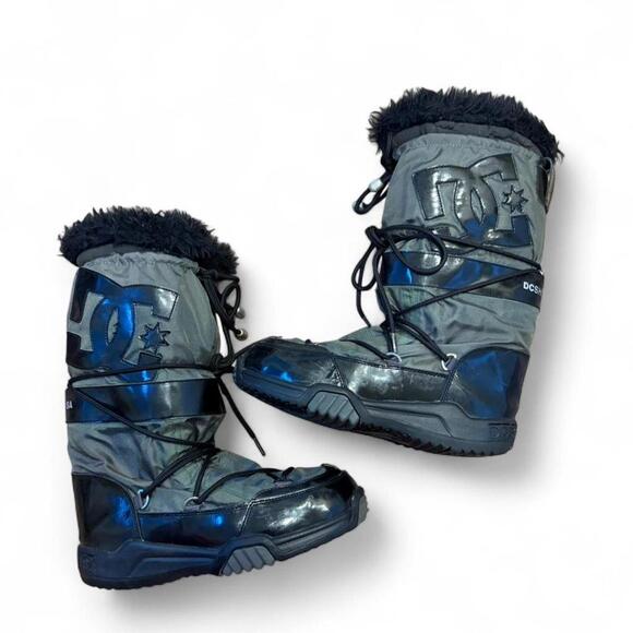 DC Shoes Women's Blue and Black Boot